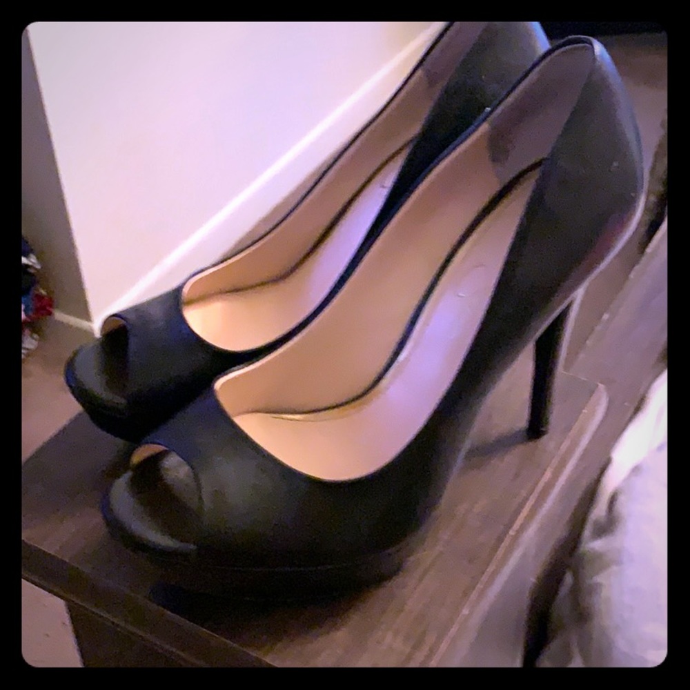 Jessica Simpson Peep toe pumps